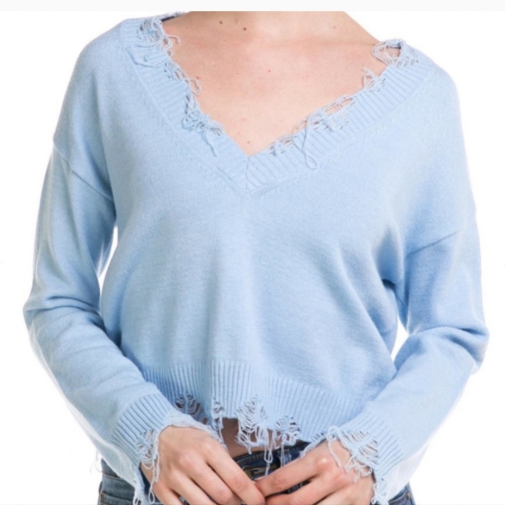 WILD HONEY Distressed Cropped Sweater,size M
